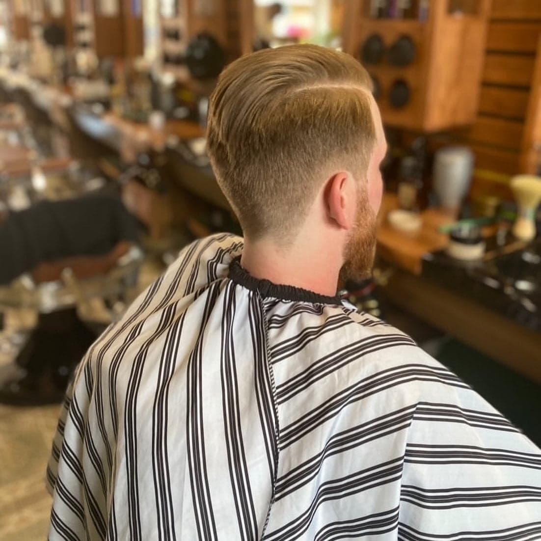 Bartpflege und Konturen bei The Barber Rendsburg